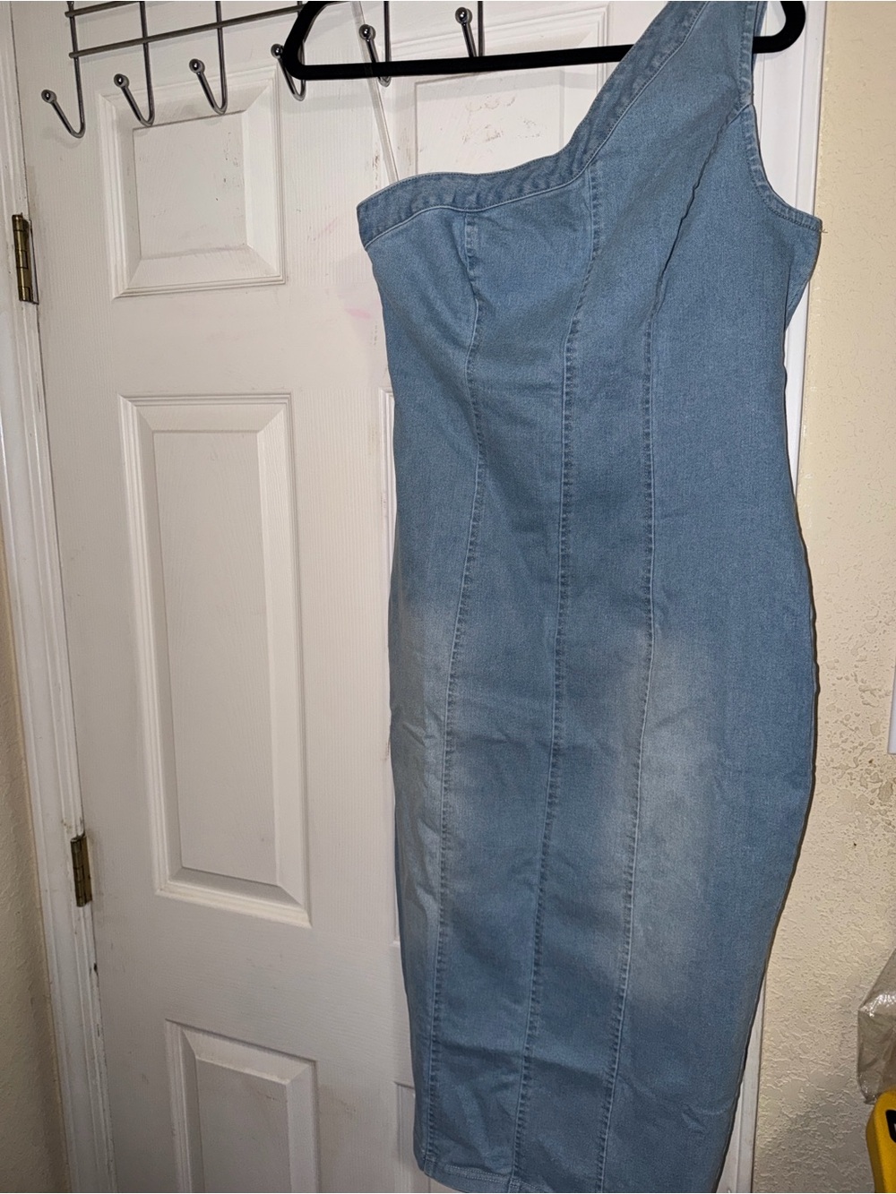 Timing One-Shoulder Fitted Denim Midi Dress in Light Blue Wash